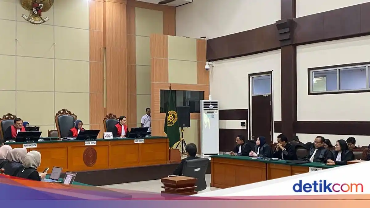 Perlawanan Roy Suryo Ditolak, Sidang Berlanjut dengan Desakan Menghadirkan Jokowi