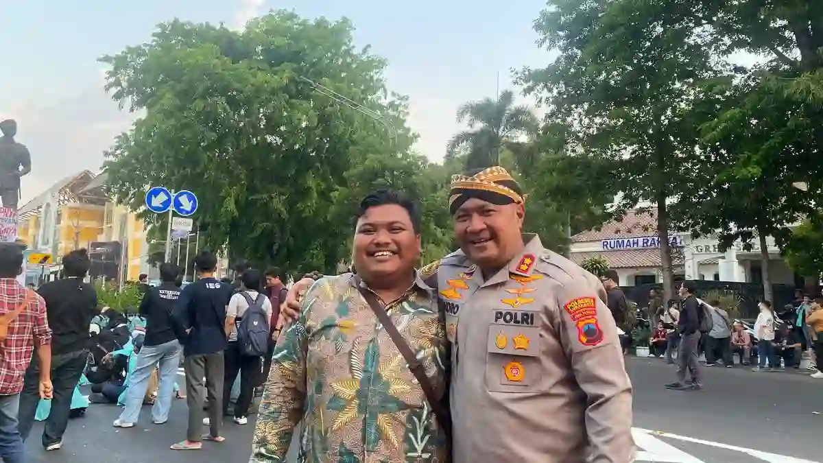 Pendekatan Humanis Polisi Warnai Aksi Mahasiswa di Solo