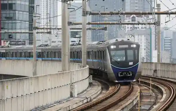 MRT Jakarta Beroperasi Lebih Lama untuk Dukung Mobilitas Penonton Konser Kanye West