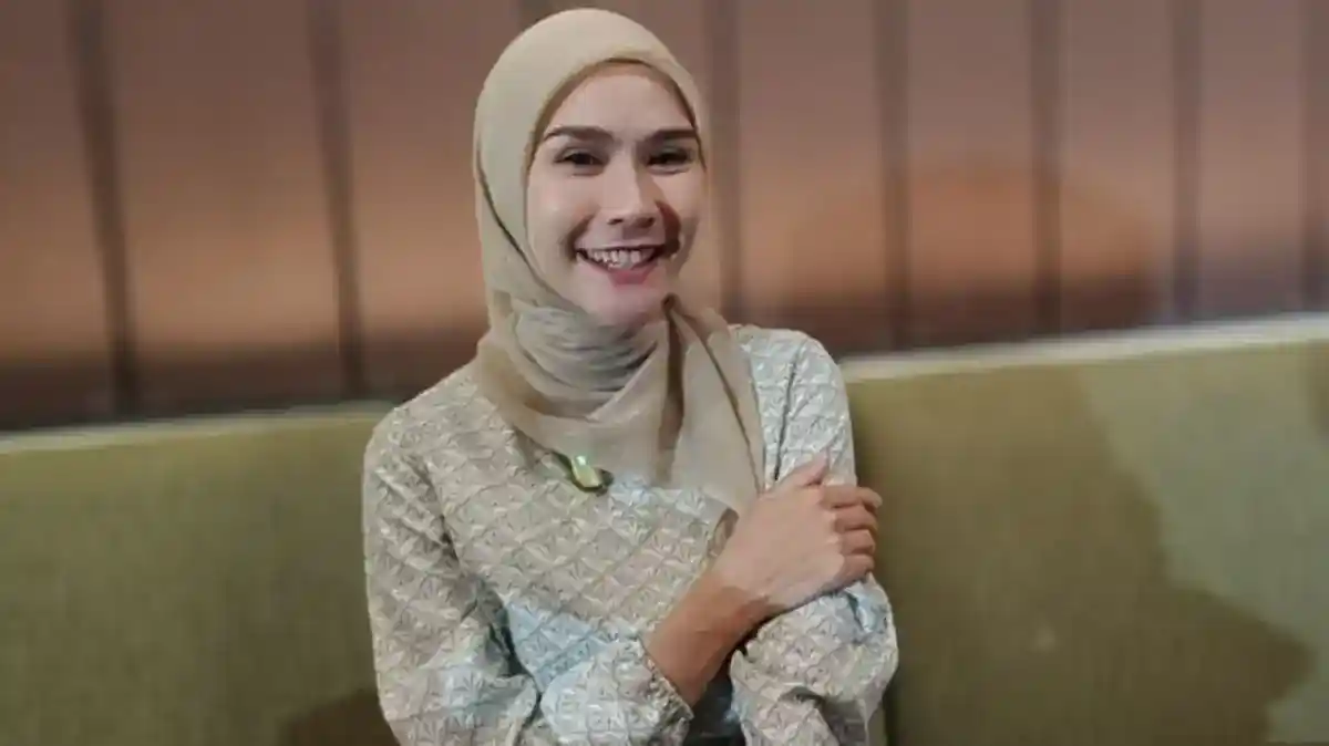 Temuan Botol Berbau Bensin Saat Pemadaman Karhutla Jadi Sorotan Zaskia Adya Mecca