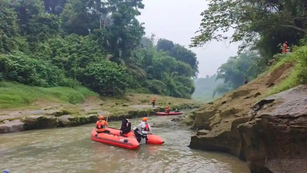 Pencarian Hari Ketiga Berakhir Duka, Dua Remaja Ditemukan di Sungai Tadukan Raga
