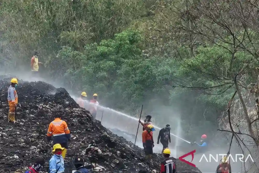 Pemkot Malang Serahkan Rekaman Dugaan Pembakaran untuk Usut Kebakaran TPA Supit Urang