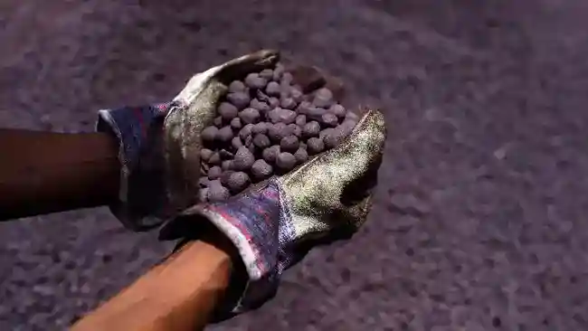 Produksi Mineral Dunia 2025: Bijih Besi Jauh Melampaui Logam Lain
