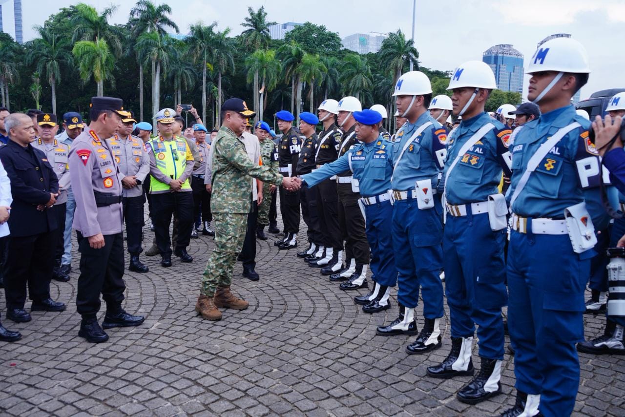Panglima TNI dan Kapolri Pimpin Apel Gelar Pasukan Operasi Ketupat 2026 di Monas